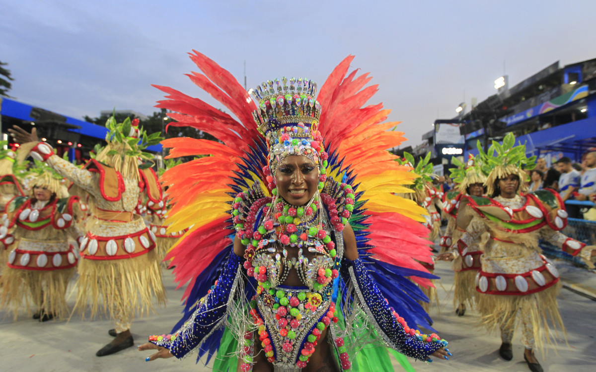 G.R.E.S  Imperio da Tijuca desfila nesta segunda noite de desfile da série Ouro, neste sábado(18). Foto: Reginaldo Pimenta/Agencia O Dia - Reginaldo Pimenta / Agencia O Dia