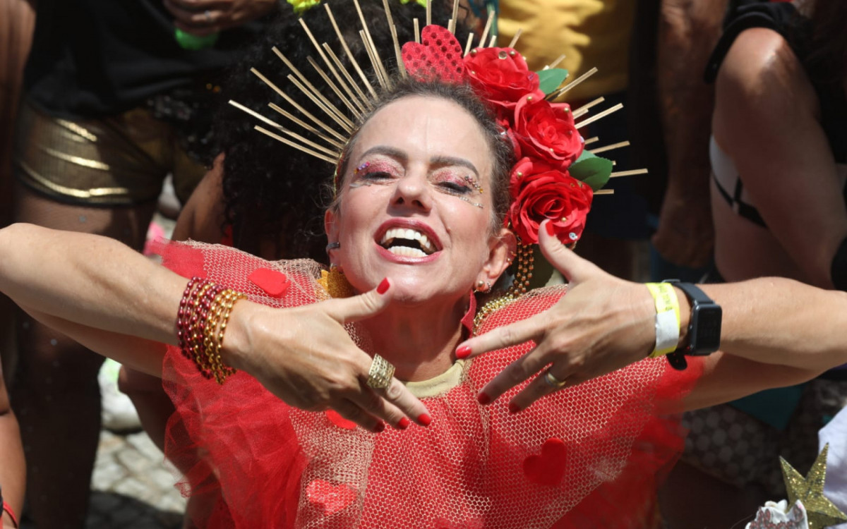Bangalafumenga reúne foliões no Aterro - Pedro Ivo / Agência O Dia
