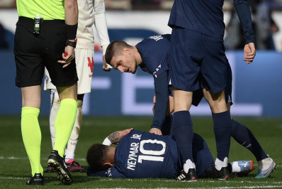 PSG descarta fratura, mas Neymar é diagnosticado com entorse