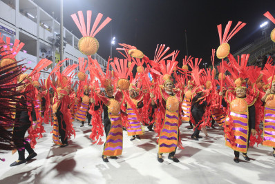 União de Jacarepaguá sofre com problemas em alegorias que afetam a evolução e podem comprometer a permanência na Série Ouro