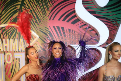 Sabrina Sato promete 'mostrar tudo' em desfile com a Vila Isabel