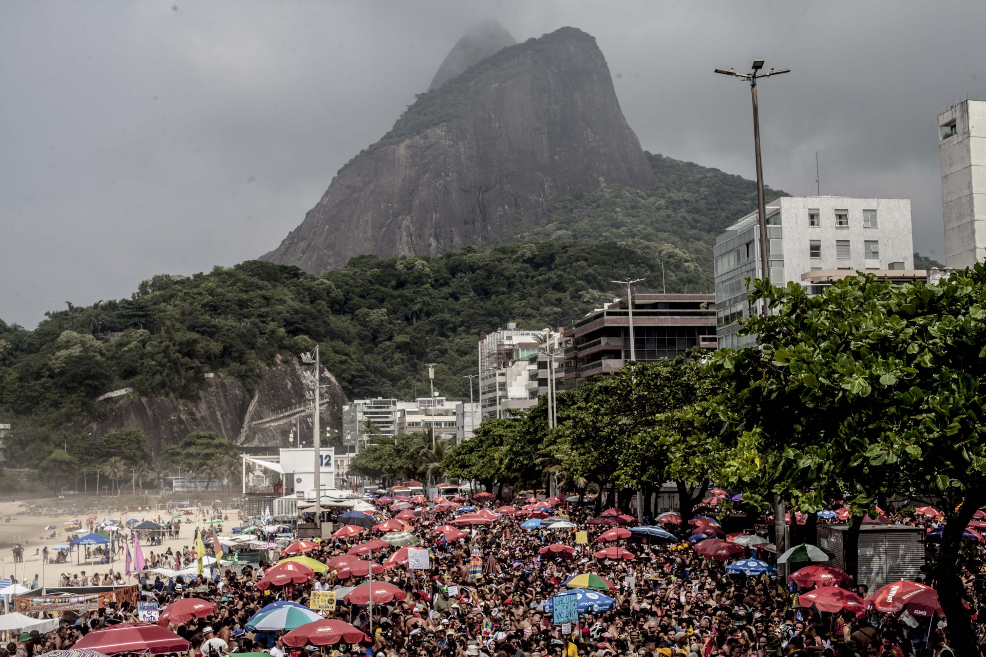 Foliões aproveitaram o Bloco Areia na manhã deste domingo - Divulgação / Riotur
