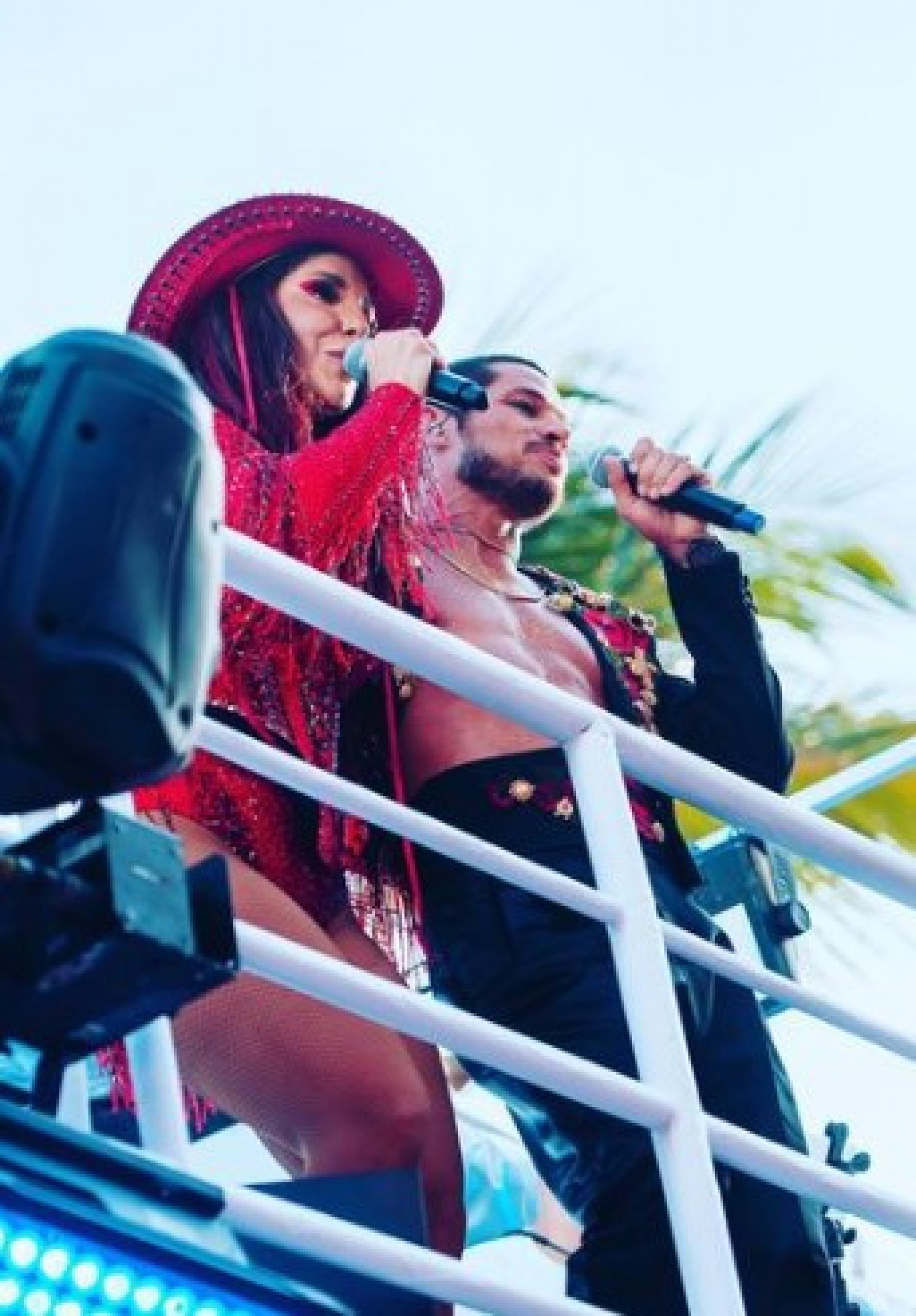 José Loreto compartilha cliques cantando ao lado de Ivete Sangalo - Reprodução Internet