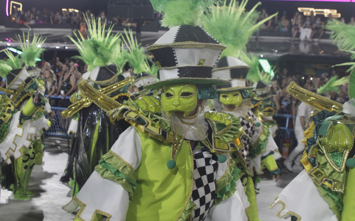 G.R.E.S  Mocidade Independente de Padre Miguel desfila nesta primeira noite de desfile do Grupo Especial, neste domingo(19). Foto: Marcos Porto/Agencia O Dia