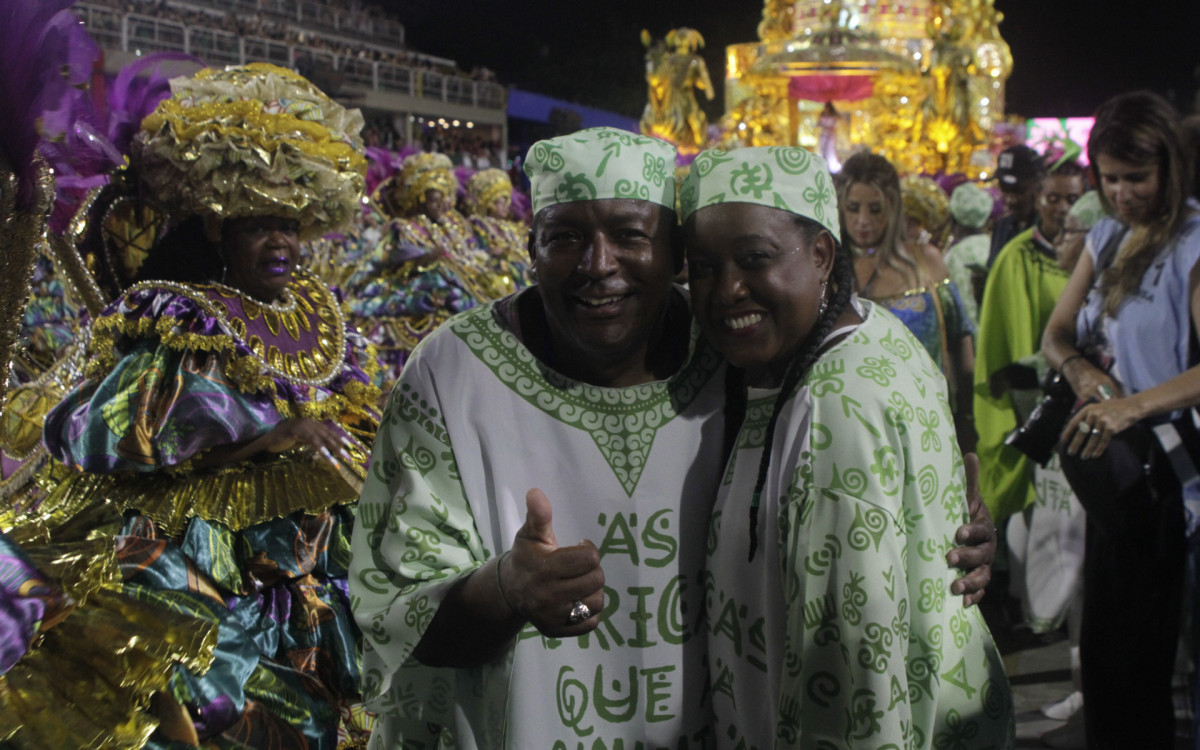 G.R.E.S Mangueira desfila nesta primeira noite de desfile do Grupo Especial, neste domingo(19). Foto: Marcos Porto / Agencia O Dia