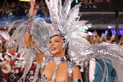 Paolla Oliveira compartilha perrengues de Carnaval: 'Levanta, sacode a poeira e da a volta por cima'