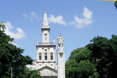 Bloco Largo do Machadinho faz a festa das crianças em praça da Zona Sul