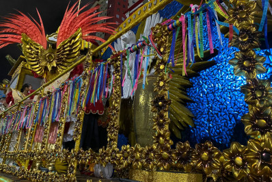Tijuca aposta nos 40 pontos na comissão de frente e bateria