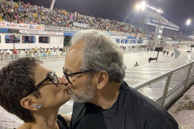 Sandra Annenberg curte desfile ao lado de Ernesto Paglia: 'Um novo amor está surgindo'