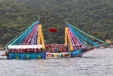 Carnamar reúne 150 embarcações no mar de Mangaratiba