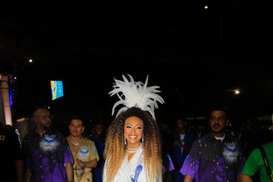 Homenageada pela Portela, Sheron Menezzes diz que é impossível conter o nervosismo antes do desfile