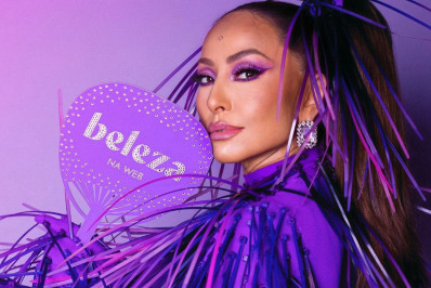 Com look criativo e ousado, Sabrina Sato rouba cena no maior Camarote da Sapucaí