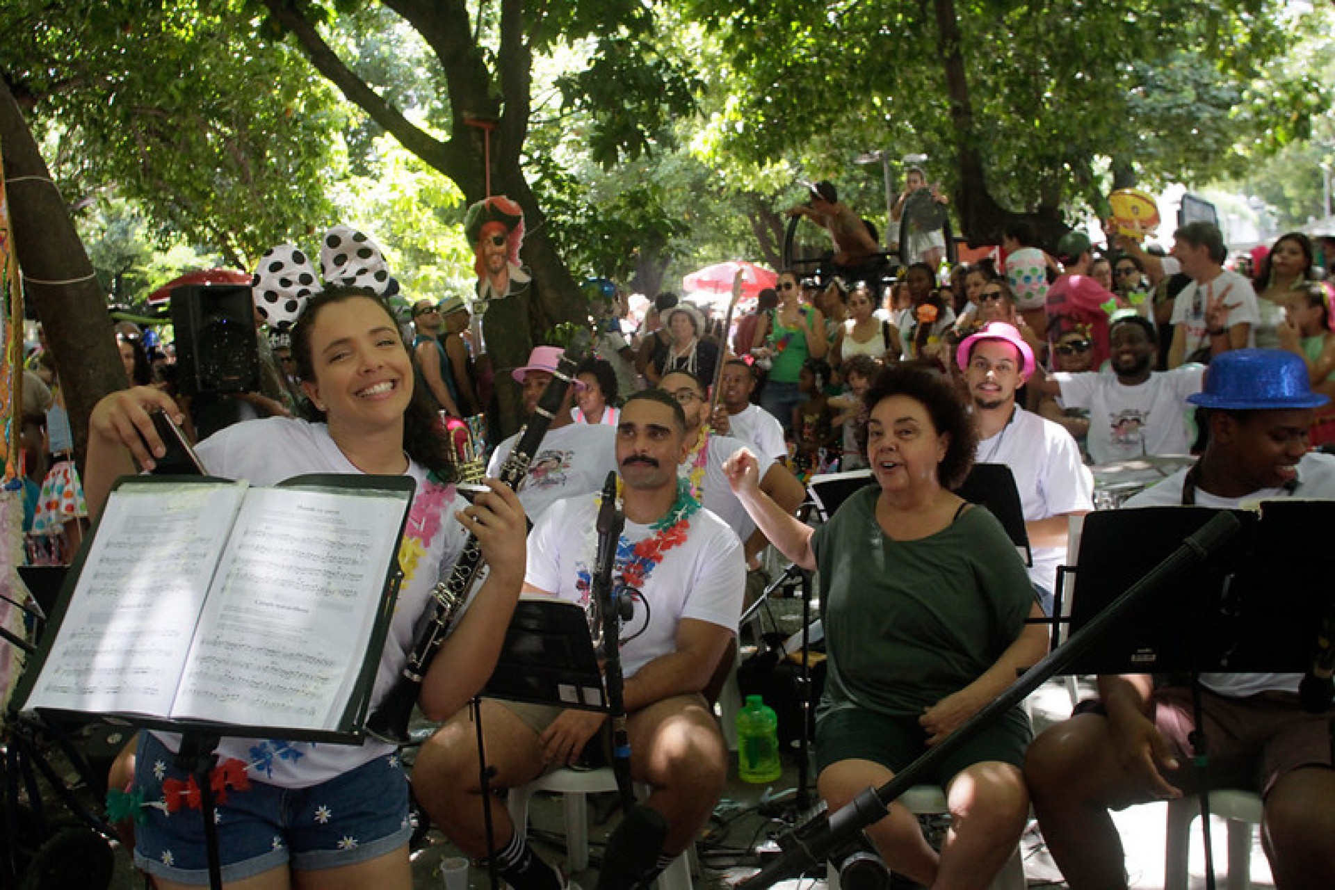 Crianças e adultos se divertem em bloco infantil 'Largo do Machadinho, Mas Não Largo do Suquinho', na manhã desta segunda-feira, em praça na Zona Sul do Rio - Divulgação RioTur/Joana Coimbra