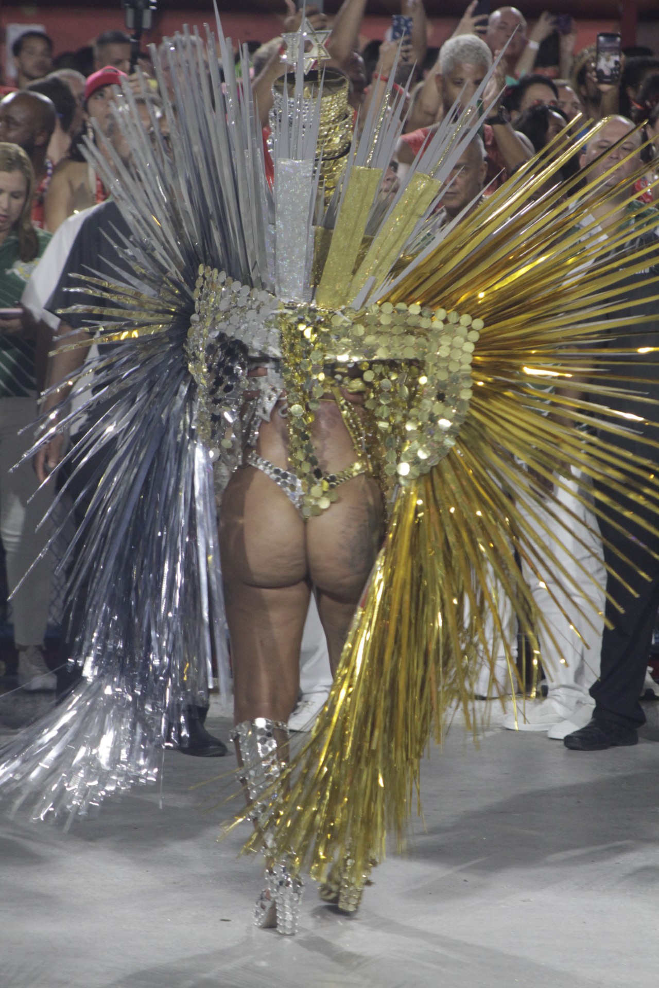 Mocidade foi a terceira escola a desfilar neste primeiro dia do Especial - Marcos Porto/Agencia O Dia