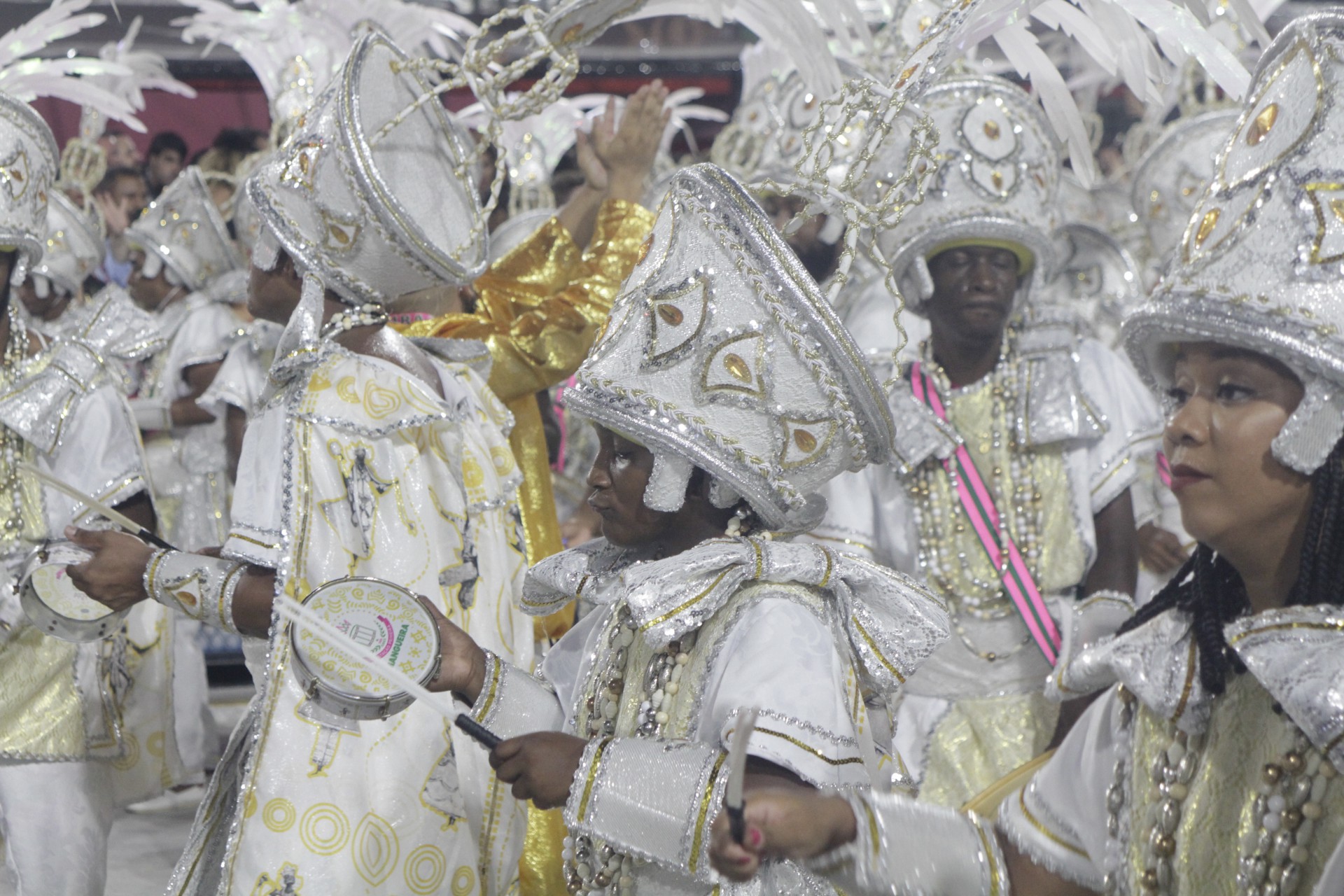 Mangueira encerrou o primeiro dia de desfiles do Especial - Marcos Porto/Agencia O Dia
