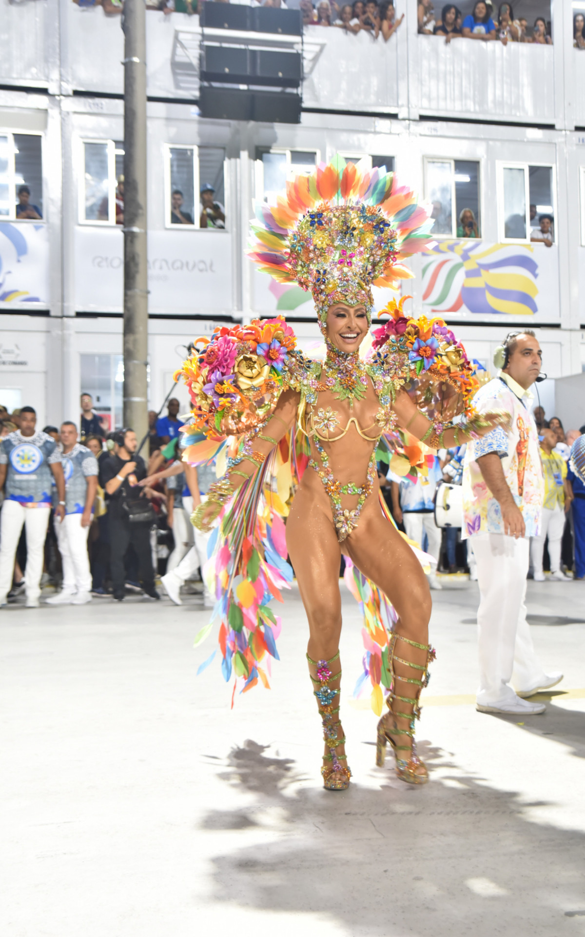 Sabrina Sato &eacute; Rainha de Bateria da Vila Isabel