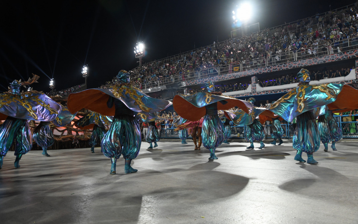 Viradouro encerrou os desfiles do Grupo Especial