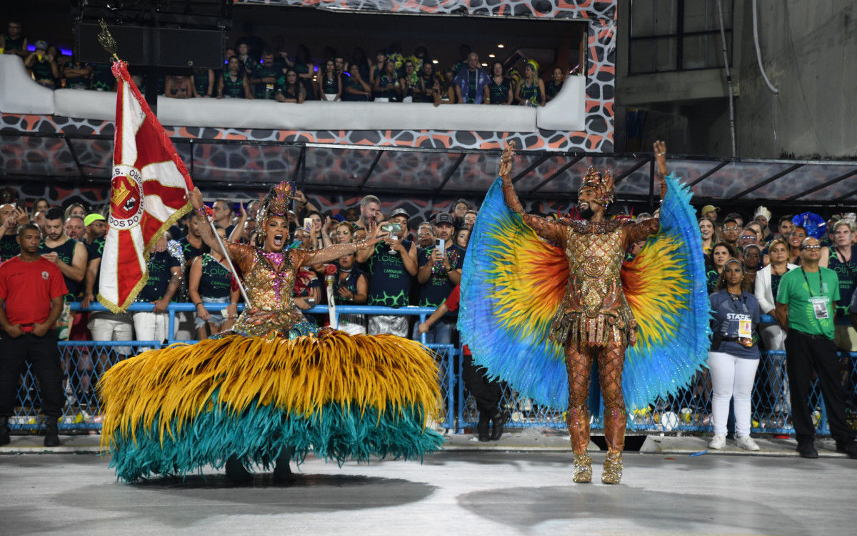 Viradouro encerrou os desfiles do Grupo Especial