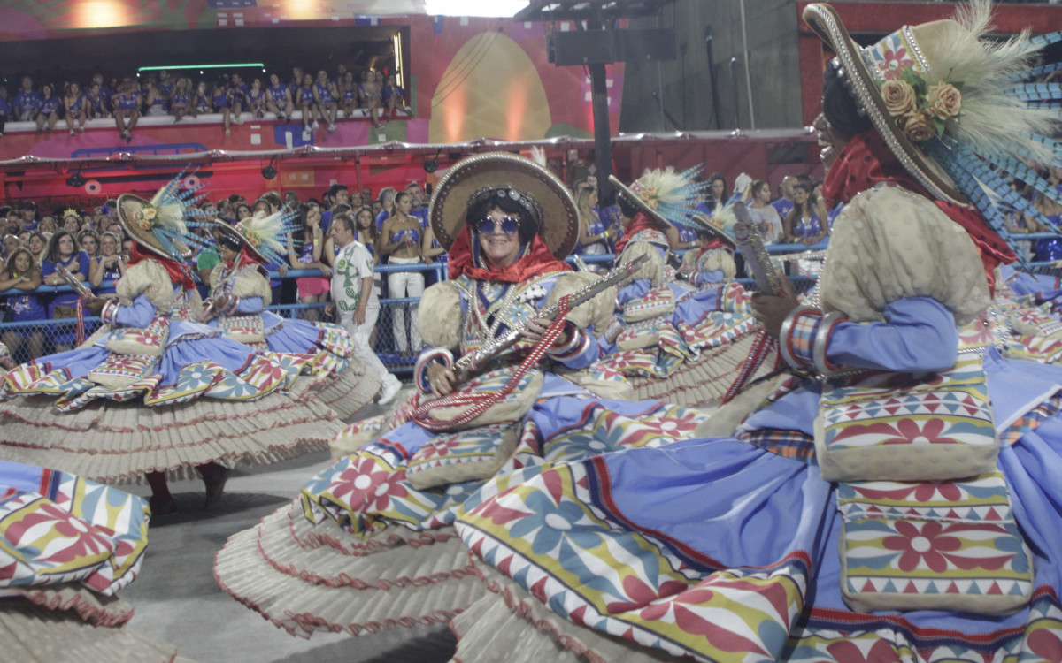 G.R.E.S  Imperatriz Leopoldinense desfila nesta segunda noite de desfile do Grupo Especial, nesta segunda-feira(20). Foto:  Marcos Porto/Agencia O Dia