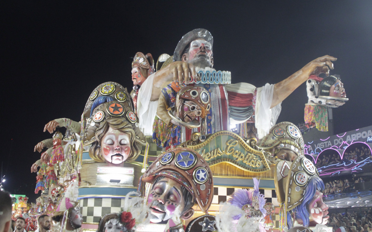 G.R.E.S  Imperatriz Leopoldinense desfila nesta segunda noite de desfile do Grupo Especial, nesta segunda-feira(20). Foto:  Marcos Porto/Agencia O Dia