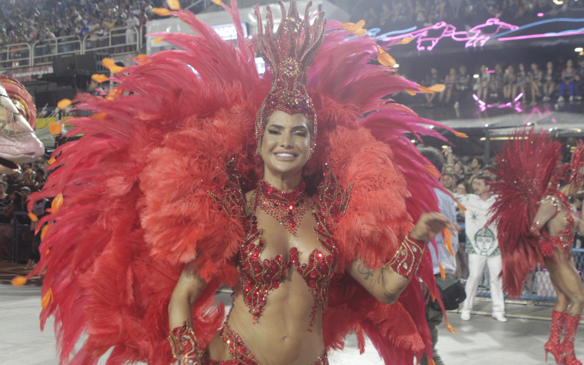 G.R.E.S  Imperatriz Leopoldinense desfila nesta segunda noite de desfile do Grupo Especial, nesta segunda-feira(20). Foto:  Marcos Porto/Agencia O Dia