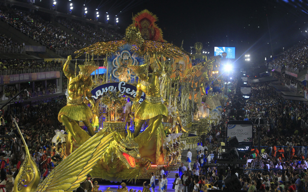 Beija-Flor foi a quinta a desfilar neste segundo dia no Especial