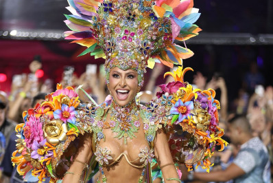 ​Veja fotos das Rainhas de Bateria que arrasaram na Marquês de Sapucaí