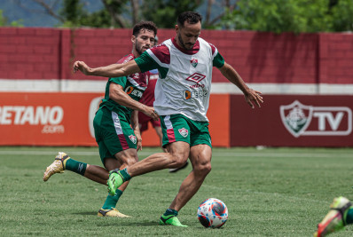 Fluminense faz contraproposta e aguarda resposta do Bahia por meia