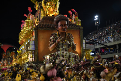 Com desfile exuberante, Viradouro mostra força e também está na briga pelo título