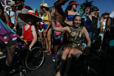 Orquestra Voadora desfila pelo quarto ano consecutivo com ala exclusiva para pessoas com deficiência