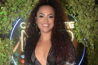 Eliminada do 'BBB 23', Paula Freitas comemora primeira vez na Sapucaí: 'Saí na hora certa'