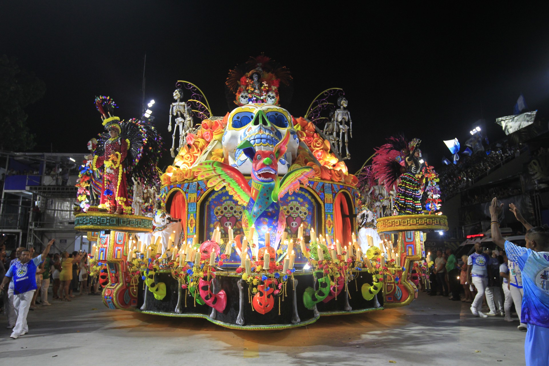 Vila Isabel foi a terceira escola a desfilar neste segundo dia de desfiles no Especial. - Reginaldo Pimenta / Agencia O Dia