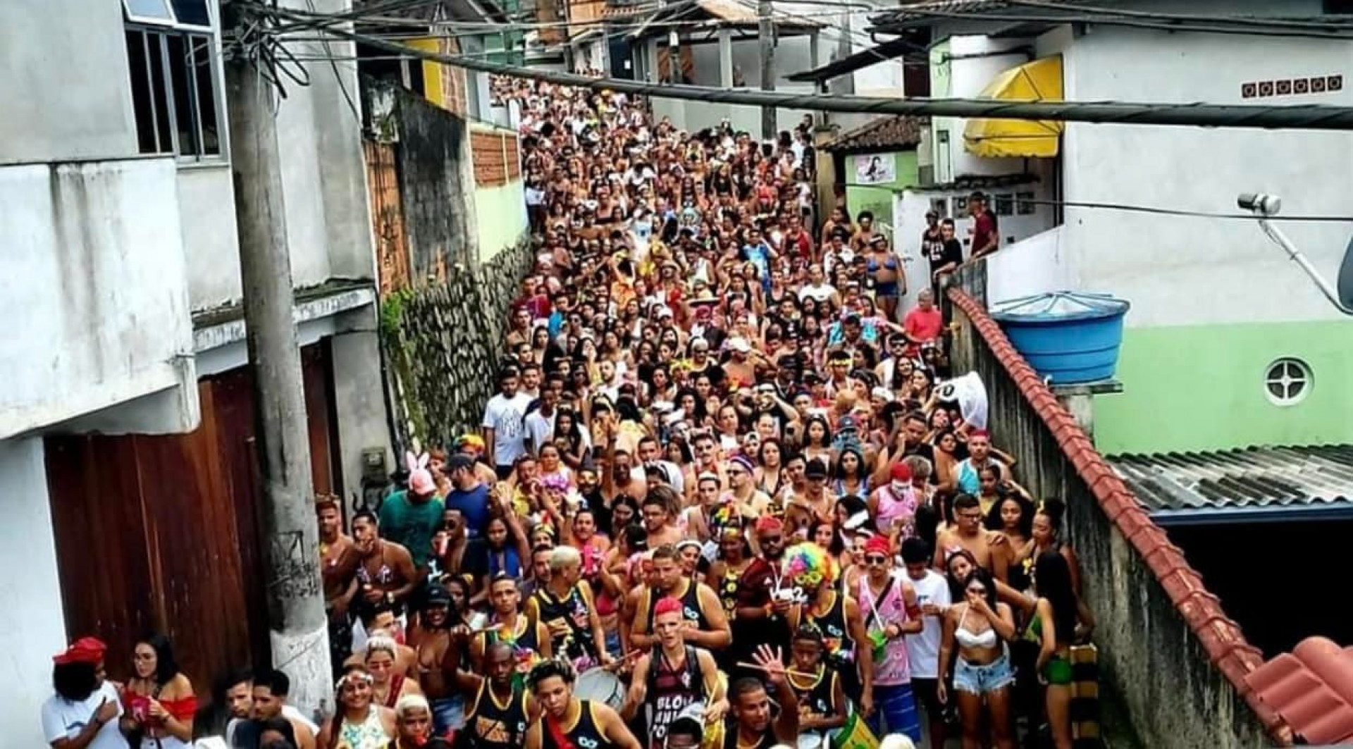 O Bloco "Piranhas do Camorim" desce do morro embalado pela alegria e muita anima&ccedil;&atilde;o  - Divulga&ccedil;&atilde;o/Bloco