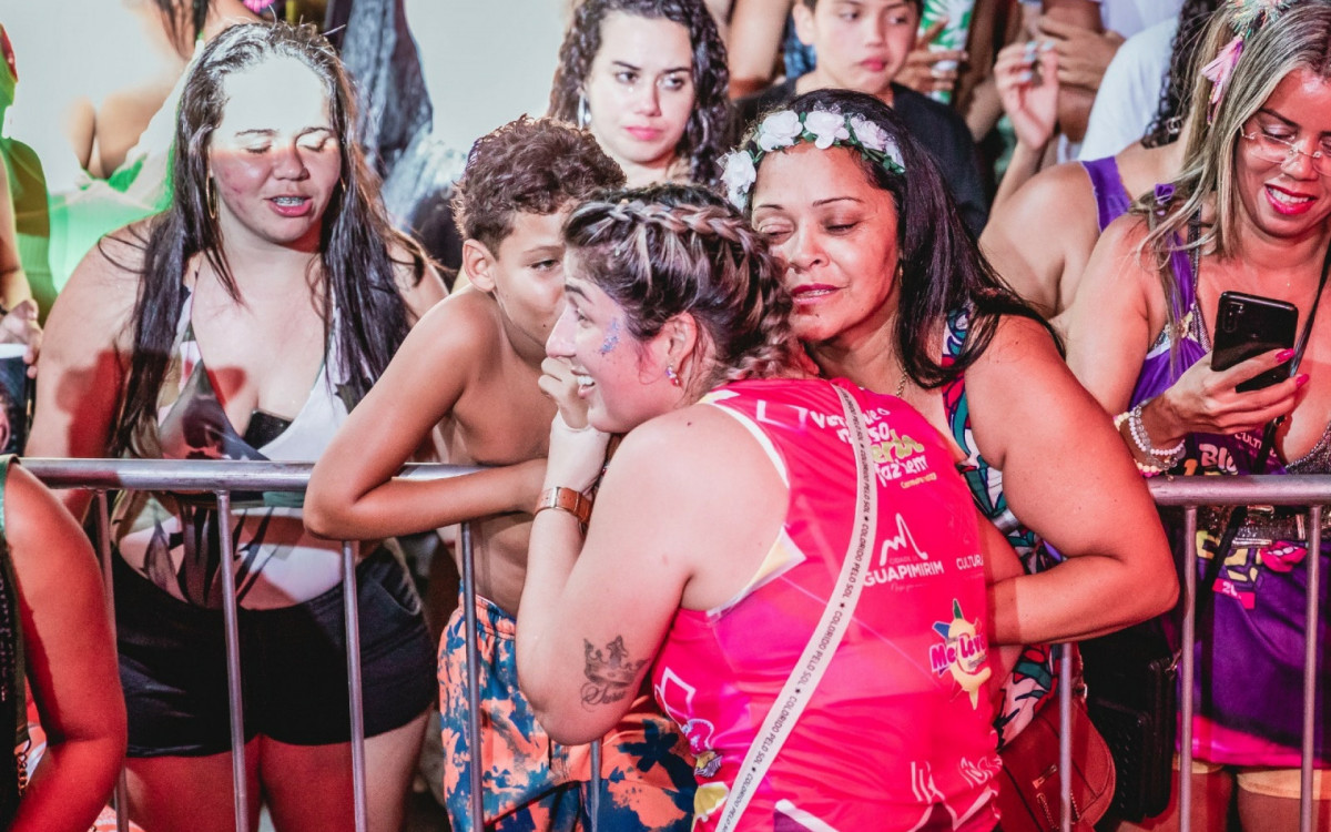 At&eacute; a prefeita de Guapimirim, Marina Rocha, brincou no carnaval