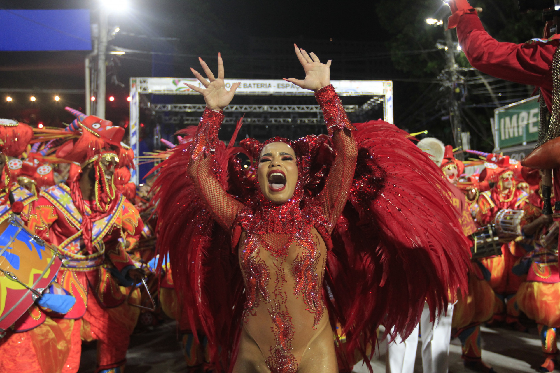 Desfile da Escola de samba Imperatriz Leopoldinense que conquistou o titulo de Campeã do carnaval 2023 nesta quarta-feira(22). - Reginaldo Pimenta / Agencia O Dia