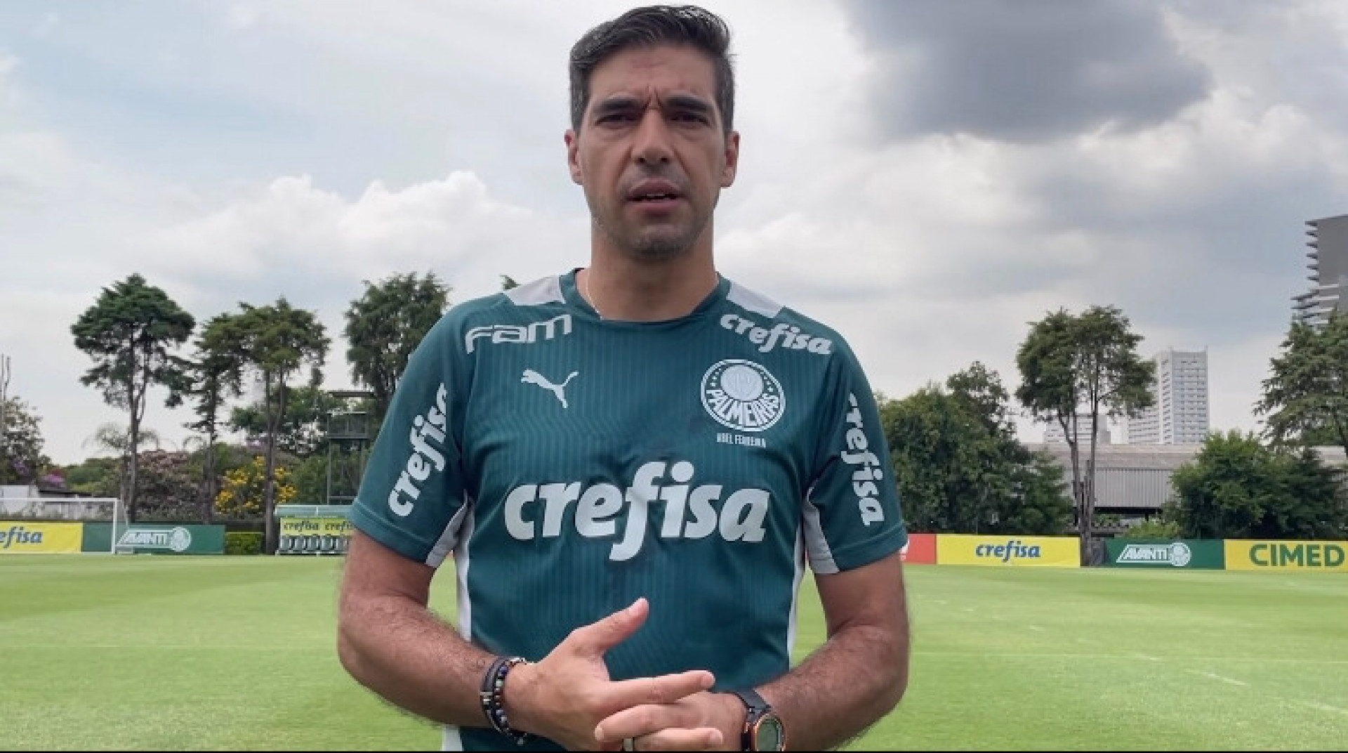 Abel Ferreira anunciou apoio do Palmeiras &agrave;s v&iacute;timas das chuvas no litoral norte de S&atilde;o Paulo - Foto: Reprodu&ccedil;&atilde;o/Instagram