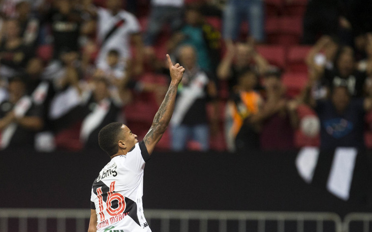 Erick Marcus comemora primeiro gol marcado com a camisa do Vasco