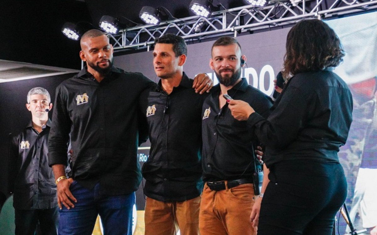 Thiago Marreta, Saverio e Felipe Trope&ccedil;o durante a transmiss&atilde;o ao vivo da competi&ccedil;&atilde;o