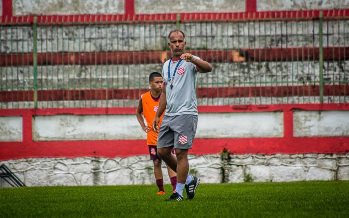 Felipe Maestro &eacute; t&eacute;cnico do Bangu