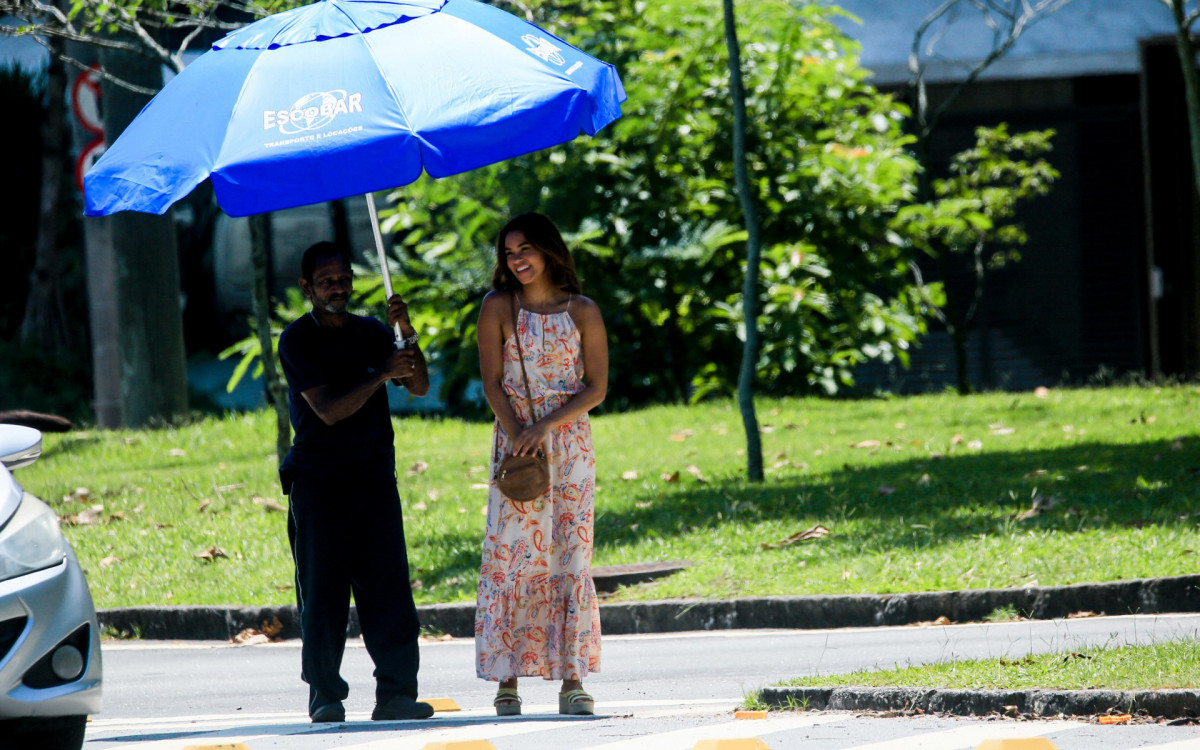 Lucy Alves gravou cenas de 'Travessia' na Zona Sul