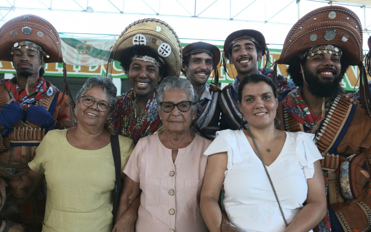 A filha de Lampião e Maria Bonita, Expedita Ferreira Nunes, ao centro, ao lado da filha Gleuse Ferreira e da neta também Gleuse Ferreira