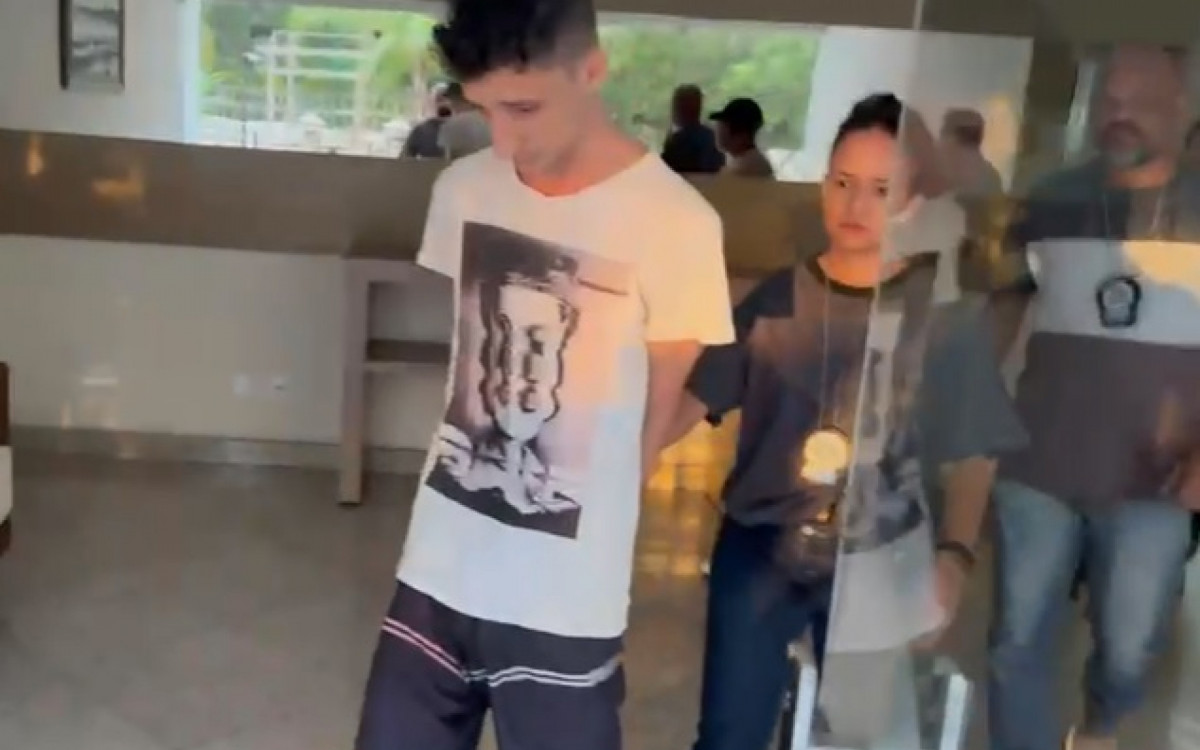 Agentes localizaram Matheus Calainho Cyranka na casa onde ele morava com a m&atilde;e, no Recreio