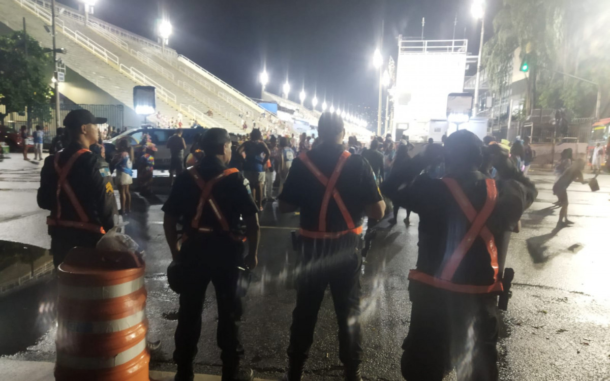 Na Sapuca&iacute;, PMs apreenderam 19 objetos que poderiam ser usados em crimes ou brigas