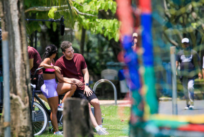 Elenco grava cenas de 'Travessia' na Zona Sul do Rio