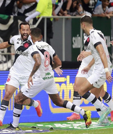 Festa dos jogadores do Vasco com o golaço de Nenê na vitória do Vasco sobre o Trem-AP