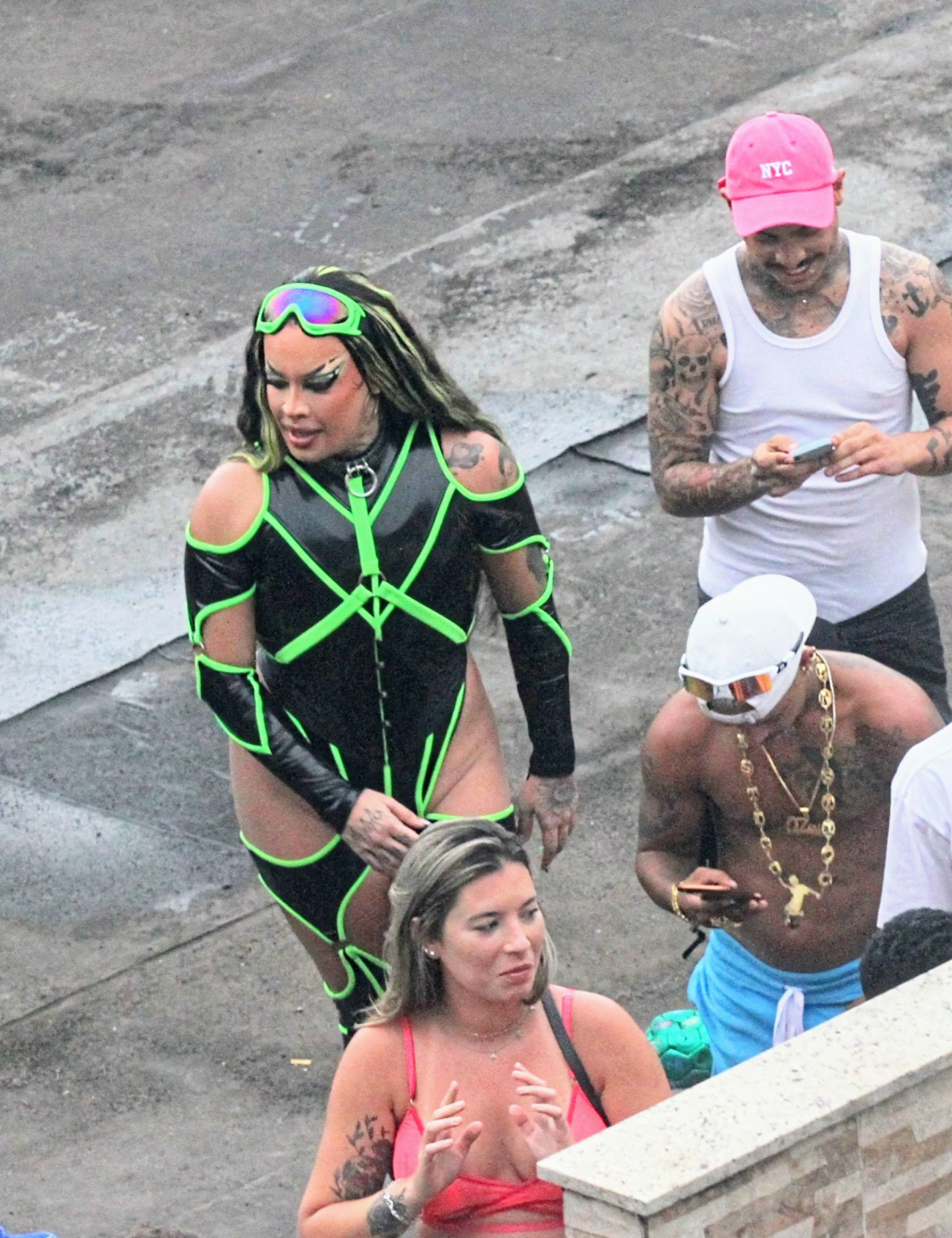 Gloria Groove grava clipe em comunidade do Rio - Dan Delmiro / Agnews