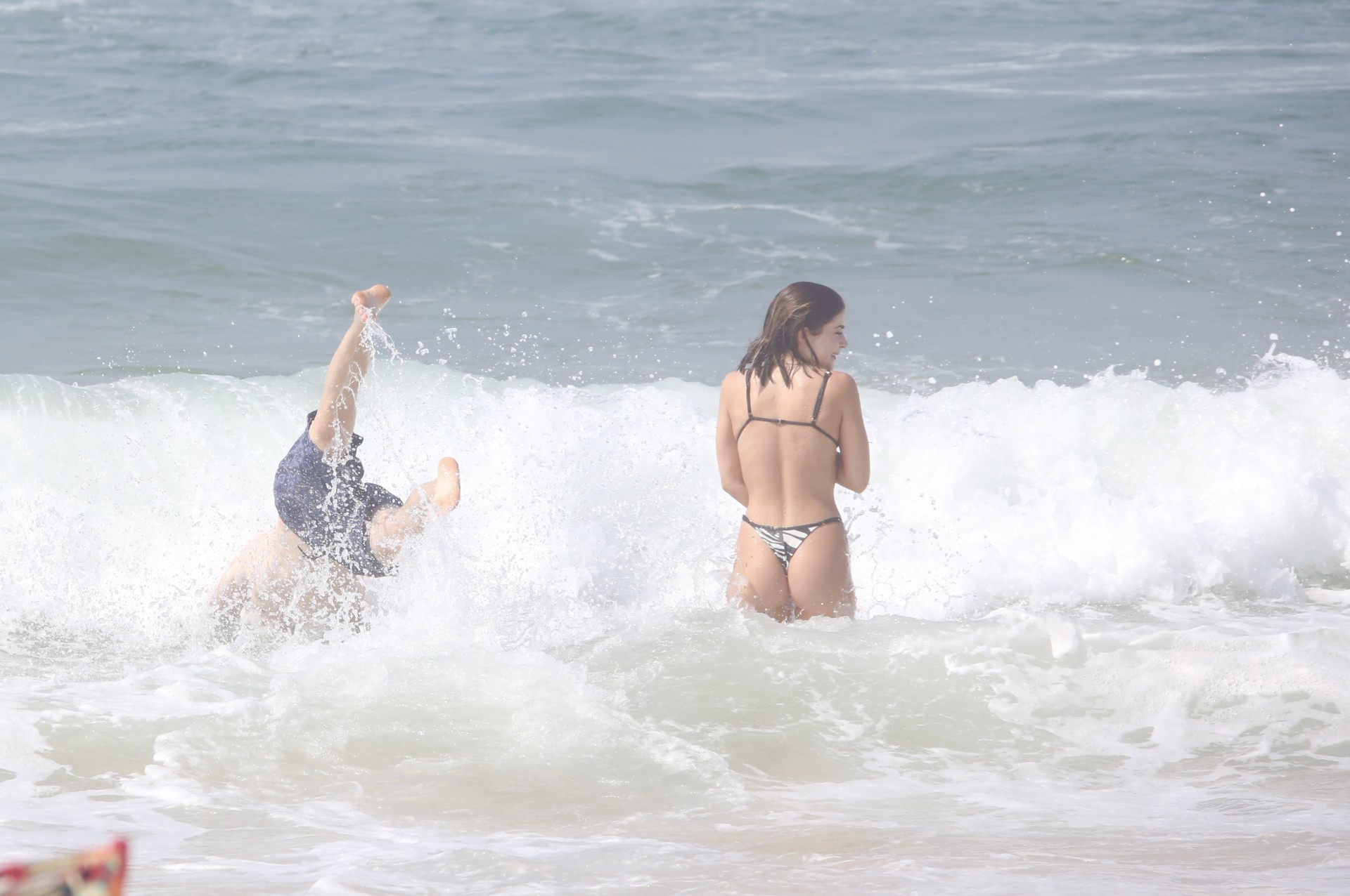 Jade Picon curte dia de praia na Barra da Tijuca, na Zona Oeste do Rio, ao lado do irmão, Leo Picon - Victor Chapetta / Ag. News