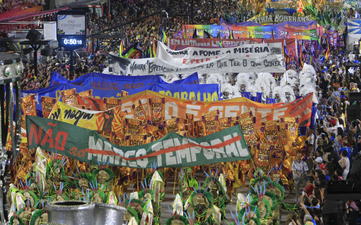 G.R.E.S Beija-Flor de Nilópolis desfilou na segunda noite de desfile do Grupo Especial - Reginaldo Pimenta/Agencia O Dia