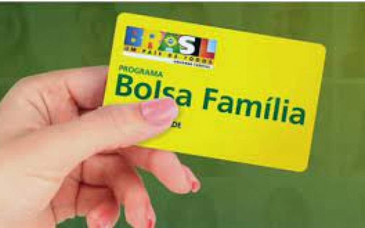 Bolsa Fam&iacute;lia: 1,5 milh&atilde;o de benefici&aacute;rios ser&atilde;o exclu&iacute;dos em mar&ccedil;o, diz ministro