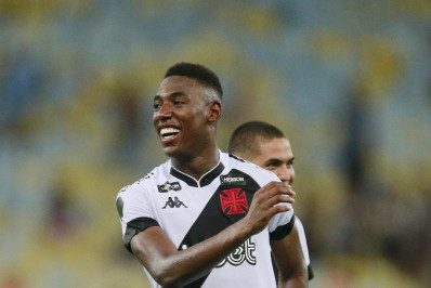 Em alta com Barbieri, Léo se consolida e afasta desconfiança em bom início pelo Vasco